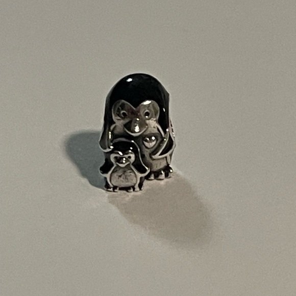 Authentic Pandora penguin family charm S925 ale - Picture 6 of 6